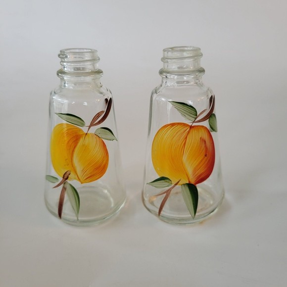 Vintage Anchor Hocking Clear Glass Salt & Pepper Shakers Peaches Hand Painted - Picture 1 of 8